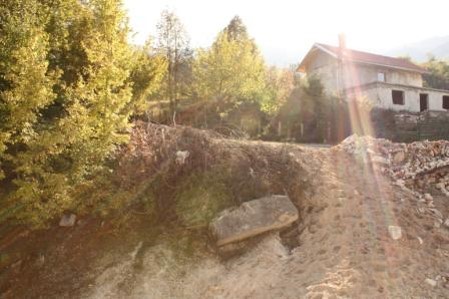 Nekropola sa stećcima i grobovima u Gračanima, historijsko područje